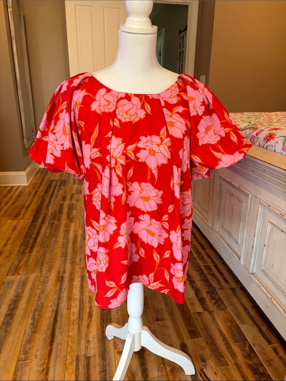 Umgee Red Scoop-Neck Blouse with Pink Floral Print size small